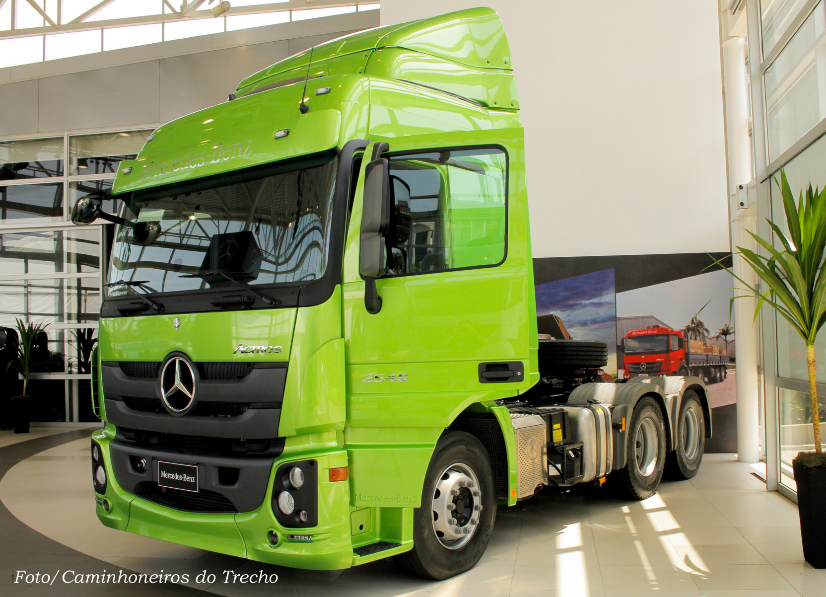 Mercedes-Benz Actross  Caminhão de madeira, Caminhões de