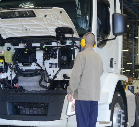 A avançada e inovadora caixa de câmbio I-Shift da Volvo completa 20 anos
