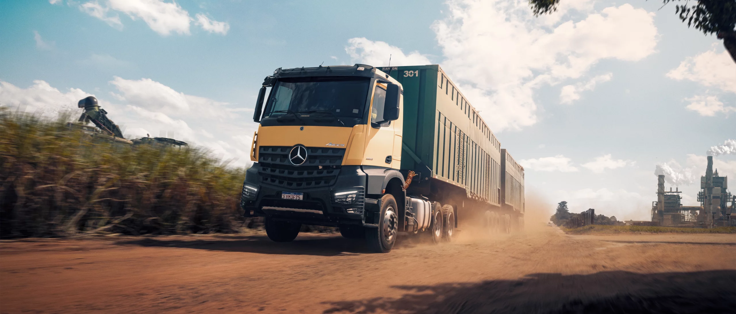 Mercedes-Benz apresenta soluções na sua linha de caminhões e de serviços na Agrishow 2024
