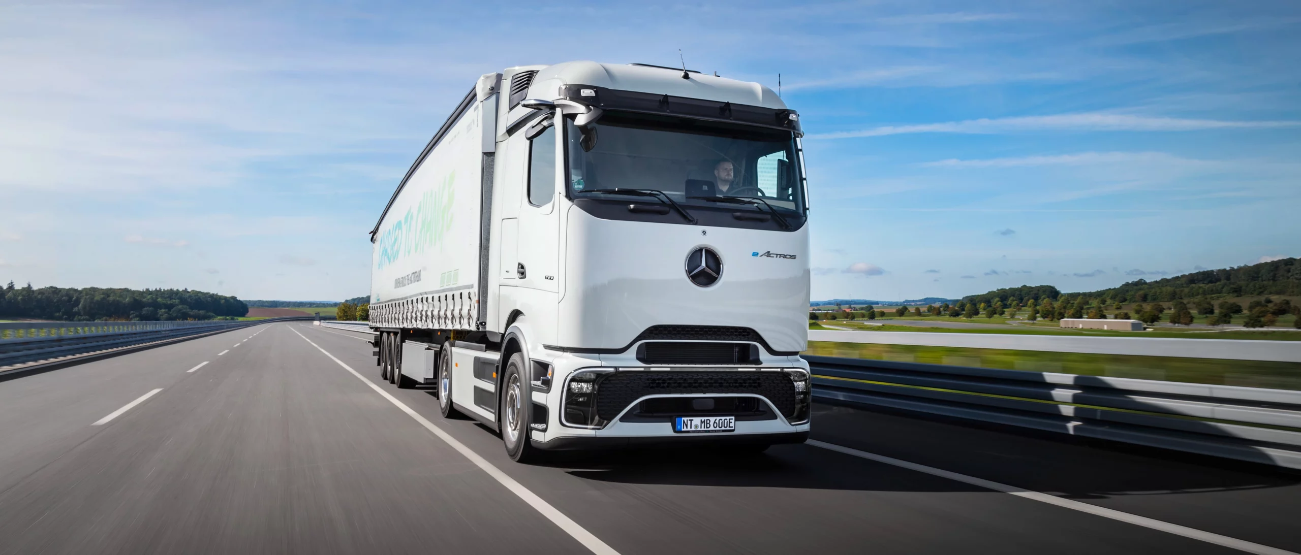 eActros 600 da Mercedes-Benz Trucks realiza jornada de teste e vai cruzar mais de 20 países da Europa